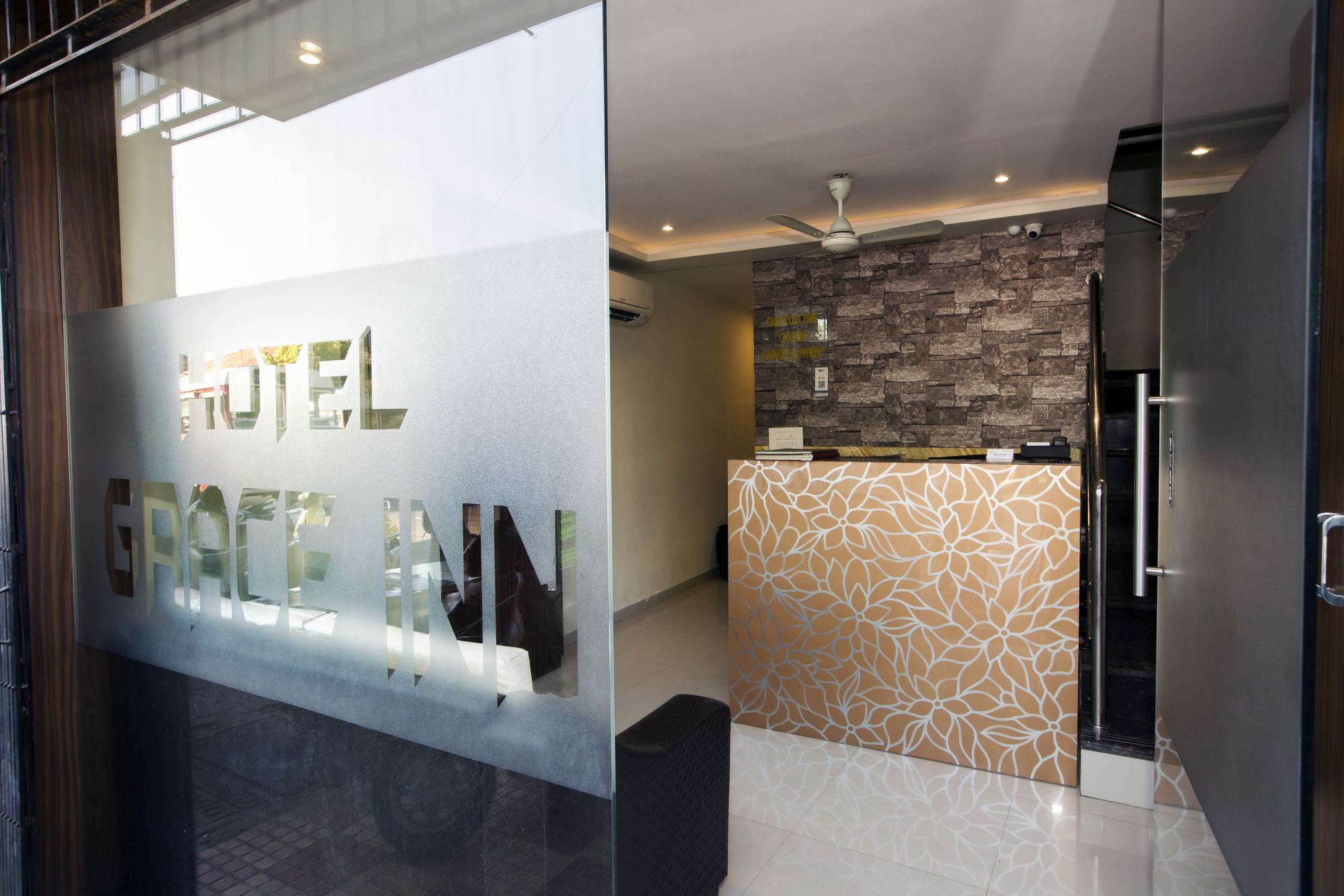 Hotel Grace Inn Bombay Esterno foto
